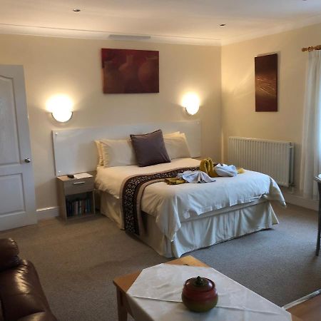 Villa Hogwarts Bed And Continental Breakfast Sheerness Exterior foto