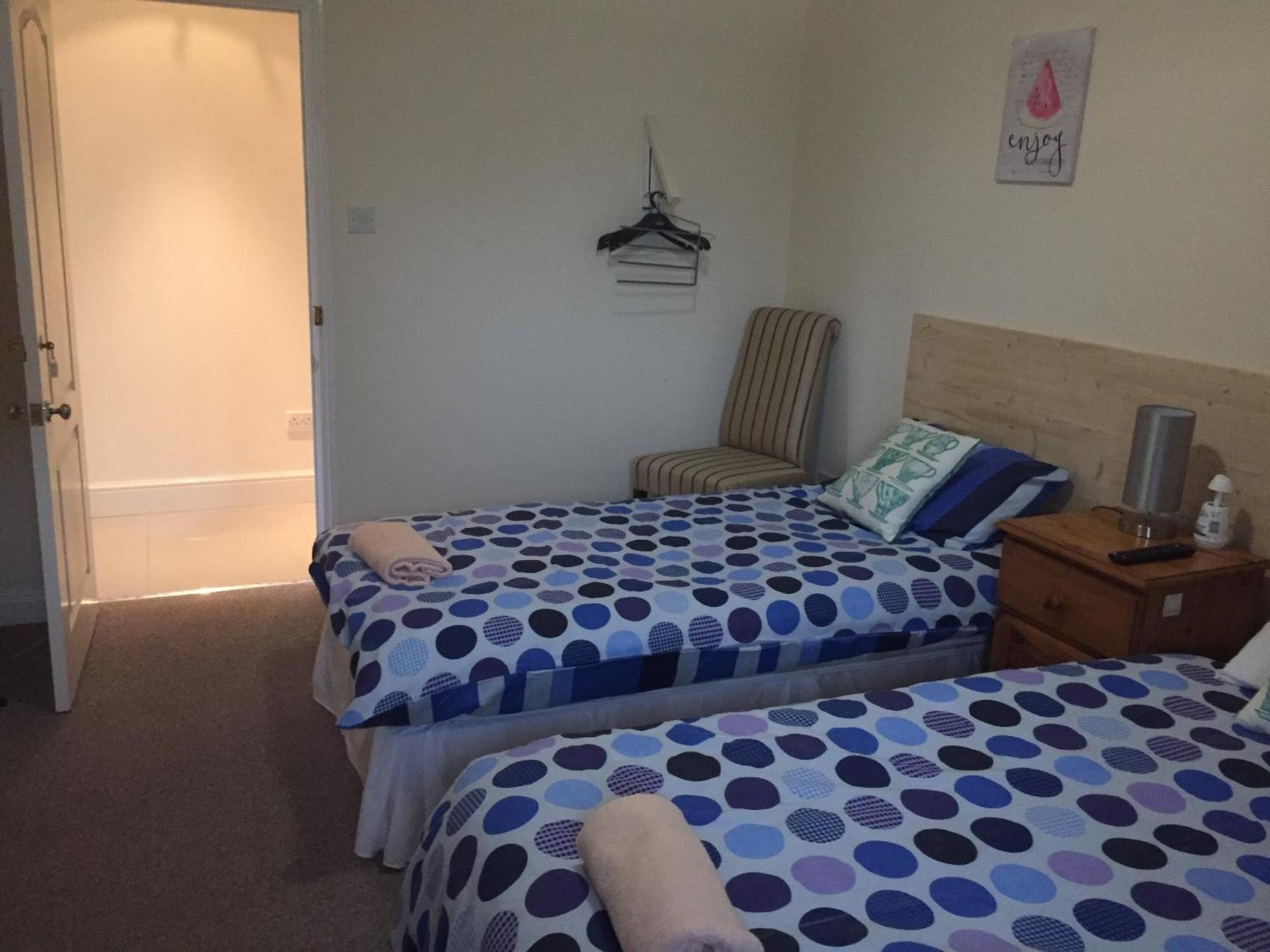 Villa Hogwarts Bed And Continental Breakfast Sheerness Habitación foto